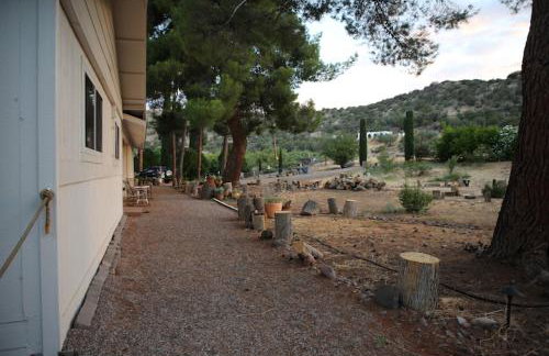 13 acres Perfect for Groups! 3BR Sleeps 8-10 - Foto 77
