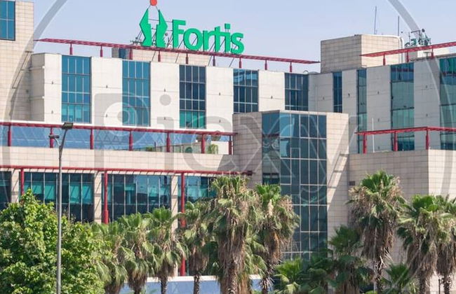 Modern City Retreat 2bhk Paras Fortis Balcony - Photo 43