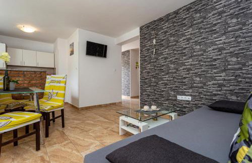 Apartment With A Private Swimming Pool, Garden & BBQ - Foto 28