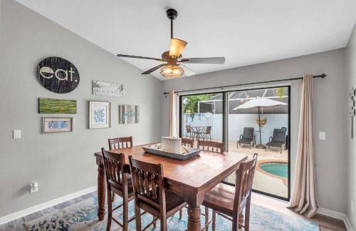 Charming Heated Pool Home - 3 miles to the Beach, Pet and Family Friendly -Available Year Round! - Photo 6