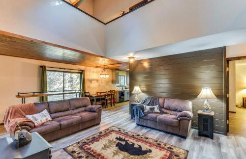 2 Mi to Mi-Wuk Village Cabin with Large Deck - Foto 6