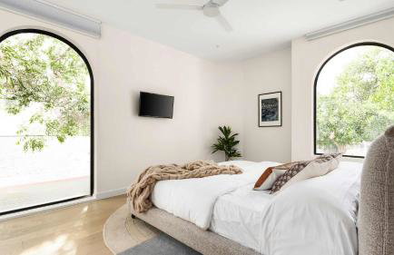 Eastside Family Luxury Retreat with Pool near Downtown - Foto 12