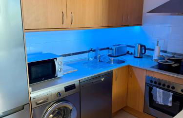 Gorgeous 2 bed Duquesa apartment, 2 pools, easy parking and 2 large balconies, 1 with stunning views - Foto 35