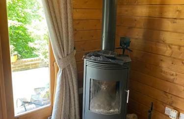 4 bedroom Lodge Hotub-Pool in Surrey UK - Photo 41