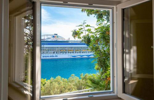 Diamond Sea - Vacation House with Private Parking and a Big Terrace over the Sea - Photo 9