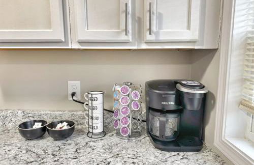 Stylish 2BR in Decatur - Big Deck - Pets OK - Fire Pit - Foto 10