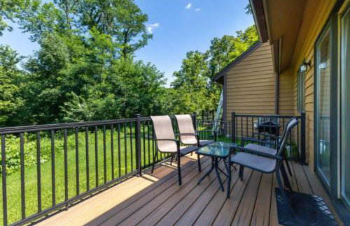 Cozy at Creekwood Getaway - Photo 22