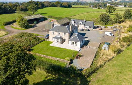 Stunning 4 Bedroom Farmhouse - Foto 34