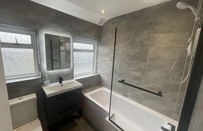 Cosy Heathrow Apartment With 2 Bedrooms - Foto 8