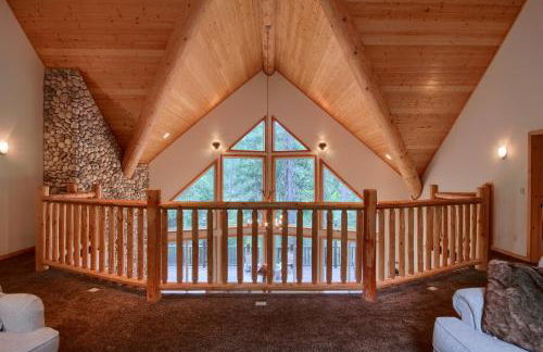 Rivercrest Lodge with Hot Tub-Pool Table-Firepit - Foto 32