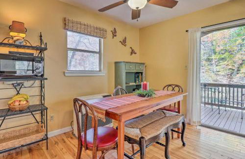 Creekside Retreat with Deck, 18 Miles to Wolf Ridge - Foto 8