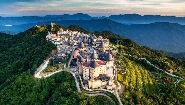 El Golden Bridge en las colinas de Ba Na – Tour de un día entero - Foto 2