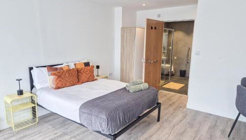 Promo Rate - Comfy Islington Studio Flat near Upper Street, Highbury & Angel Station with FREE WiFi by NourNest Apartments - Foto 2, towels, wardrobe