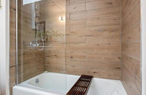 The Linn Creek Lodge Family Home with Private Dock - Foto 14