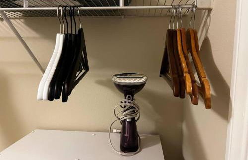 Spacious 1bdrm apartment 10 mins to Cedars-Sinai by car FREE Parking, King bed - Photo 26