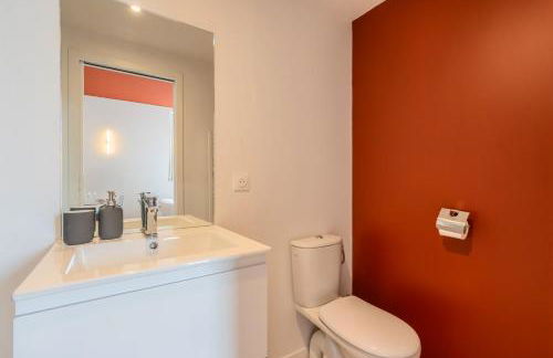 Studio équipé côté cour, parking gratuit - Foto 13