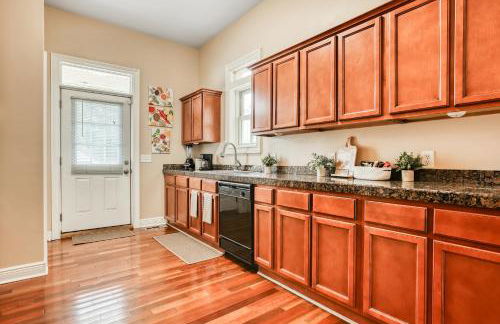 Near Starland & River St - Private Patio & BBQ - Parking - Foto 19