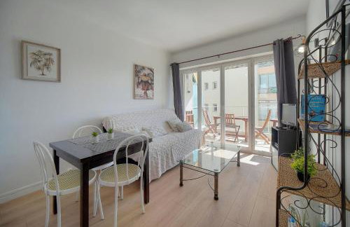 FRGK Fauvettes 1BDR Terrace, Parking, AC & Ultra-Fast Wi-Fi - Photo 33