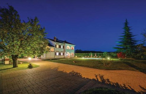 5 Bedroom Nice Home In Karojba - Foto 23