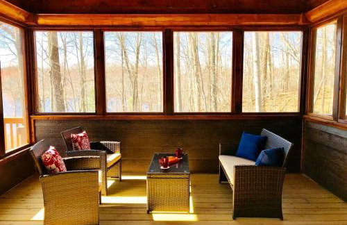 Cozy Lakefront Retreat with Game Room, Outdoor Living and Dock in Wisconsin - Foto 74