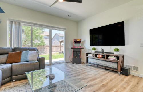 FlightDeck HotTub Fireplace NearAirport FamilyHome - Foto 9