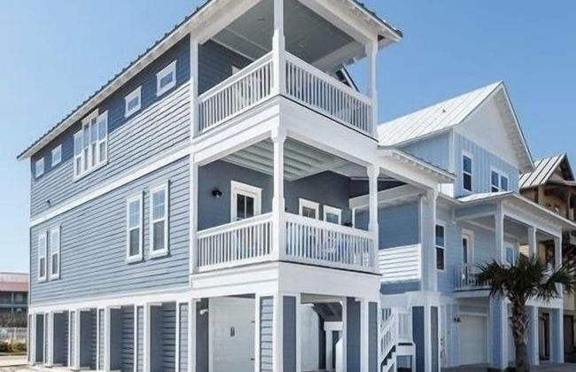 Sea View Play 3 Bedroom Home by RedAwning - Photo 1