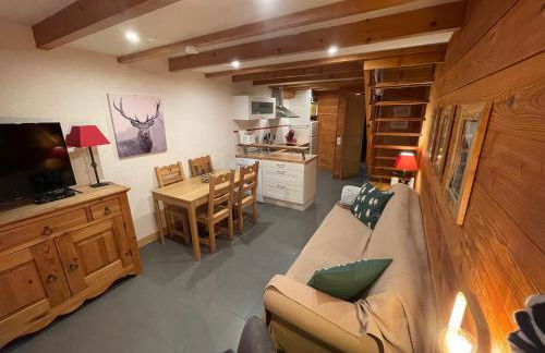 LE PASSE-MONTAGNE Bel appartement avec terrasse dans vieille ferme de montagne rénovée - Foto 1