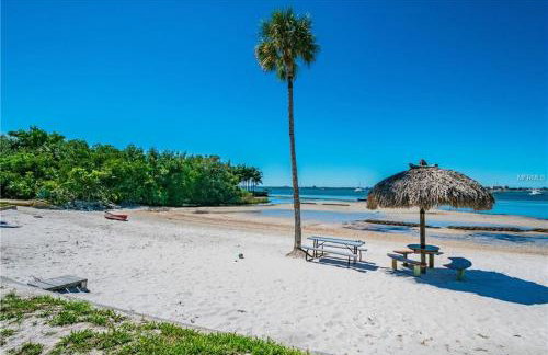 Affordable Two Bedroom Tropical Condo - Private Beach, Pools, Hot Tub - Foto 46