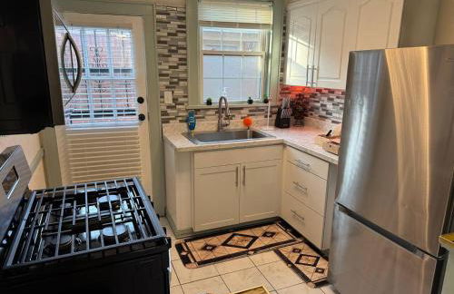 Spacious 5BR Midtown - Near Zoo and Liberty Bowl - Photo 18