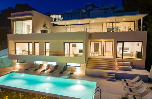 Ibiza Town Modern Villa Sleeps 10 - Photo 1