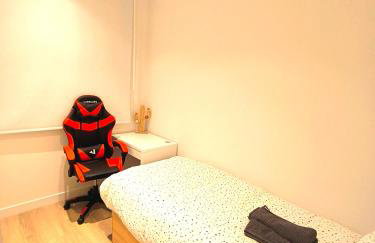 Modern Apartment with Terrace near the Center - Photo 15