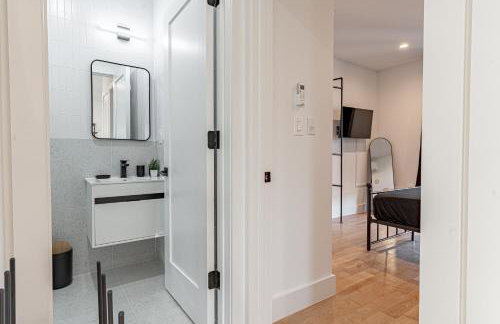 Bushwick Industrial1BR with Balcony - Foto 16