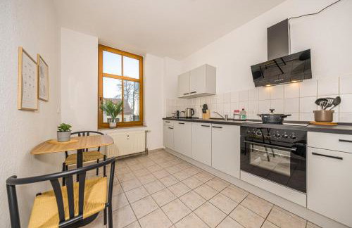 LeHaStays - Apartment Buckau 15 I 2 Zimmer I voll ausgestattete Küche I Balkon I Smart TV - Photo 11