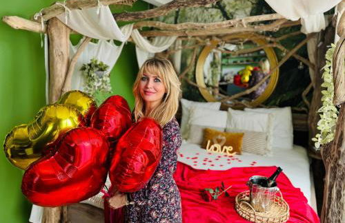 La jungle insolite, SPA, Écran cinéma, Lit à baldaquin king size, day use, 10 min centre - Foto 5