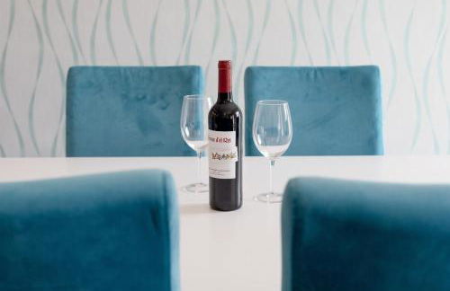 Modern 2 bedroom apt 20 min from city center - Foto 44