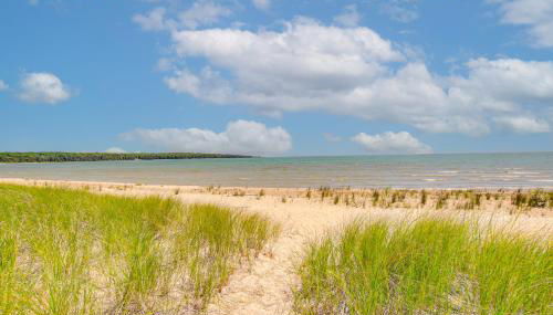 Serene Washington Island Getaway with Private Beach! - Foto 2