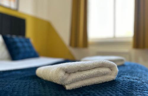 Great offers on Long Stays!! LaLuNa Apartments - Foto 49