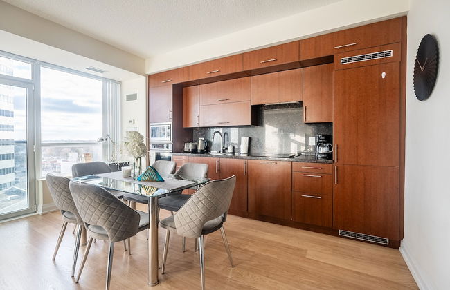 Modern Apartments in North York - Photo 80