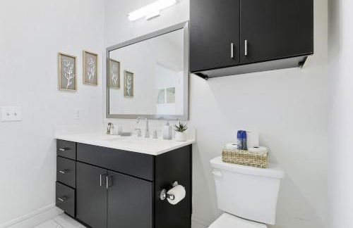 Upscale Penthouse Pool, Gym and Garage - Foto 14