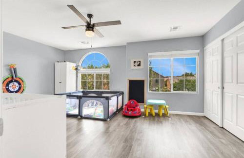 4BR Family Oasis with Gym and BBQ Near Vegas Strip - Photo 35