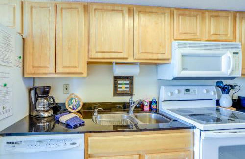 Waterfront Bass Island Retreat with Balcony and TV - Foto 9