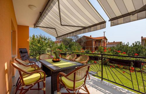 Apartment Flowers - Photo 32