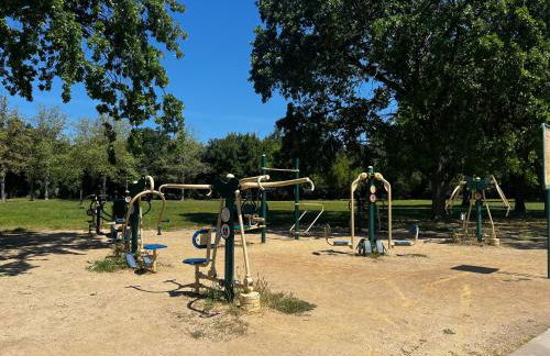 Spacious Home Steps from Huge Park and Outdoor Fun - Foto 55