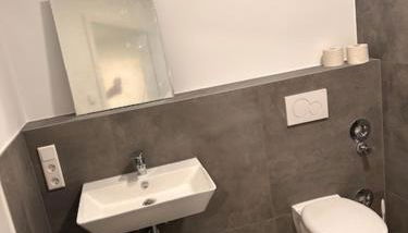 Moderne Wohnung für 4 Personen mit extra Schlafzimmer, Wohnzimmer & Balkon - Foto 3