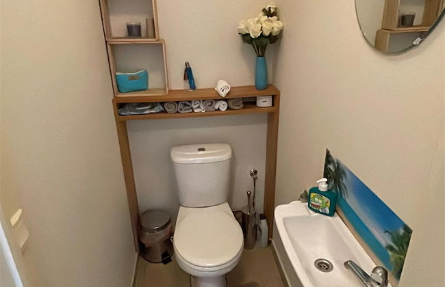 Charming Waterside Getaway - Foto 24