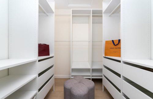 NEW Remodeled Northridge 5 Bedroom Near CSUN & Sherwood Forest - Foto 16