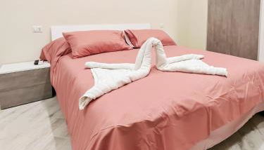 the brilliant sisters - Photo 3, wardrobe