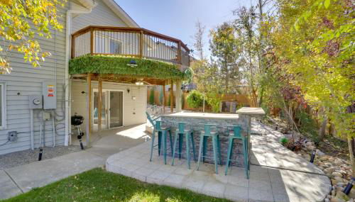 6 Mi to Barr Lake Apt with Yard and Pool Access! - Foto 3