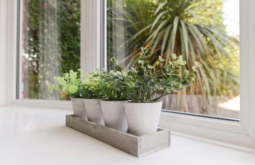 Alderton House - Spacious 3 Bed with Parking - Foto 13