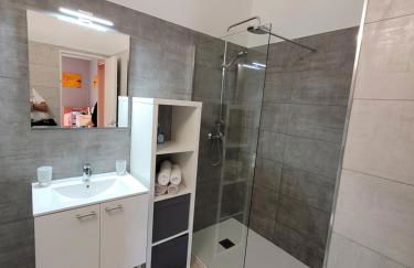 APPARTEMENTS DANS VILLA EN REZ DE JARDIN - Foto 6